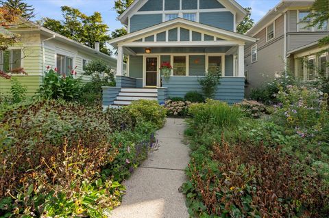 Tiny photo for 222 S Cuyler Avenue, Oak Park, IL 60302 (MLS # 12568033)