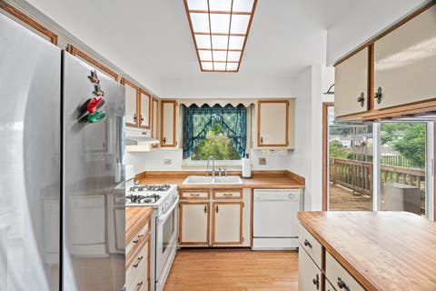 Tiny photo for 22W381 2nd Street, Glen Ellyn, IL 60137 (MLS # 12675354)