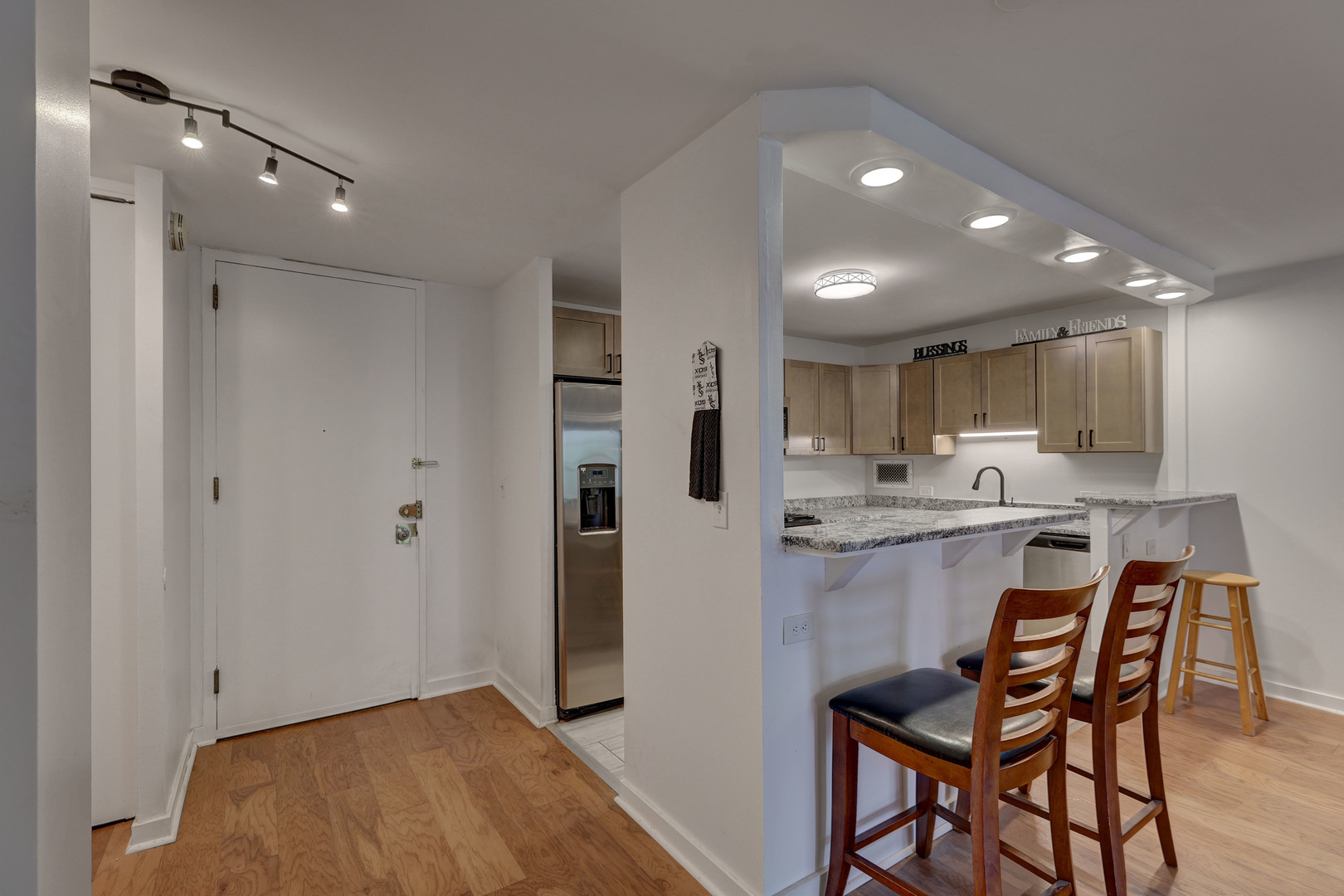 2941 S Michigan Avenue 305