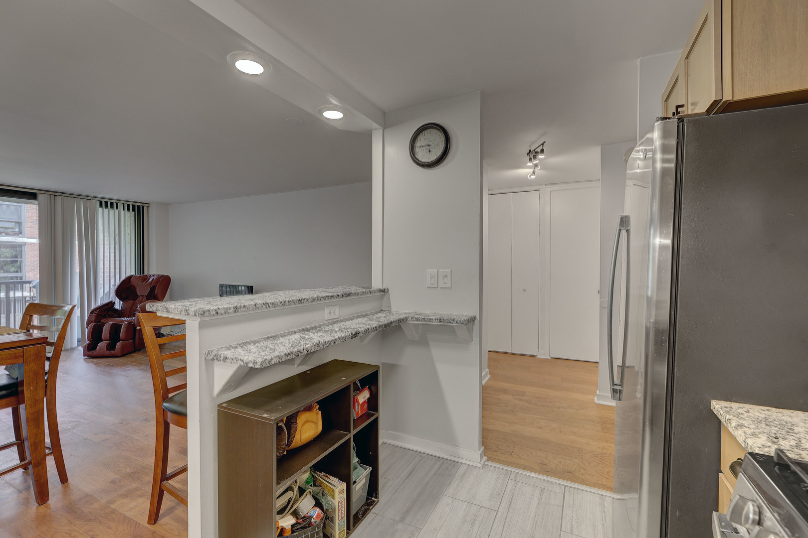 2941 S Michigan Avenue 305