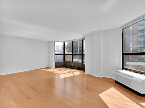 Tiny photo for 899 S PLYMOUTH Court #1108, Chicago, IL 60605 (MLS # 12571844)