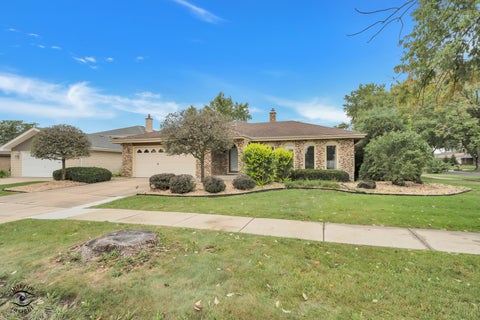 Photo of 7530 Hemlock Drive, Orland Park, IL 60462 (MLS # 12767204)