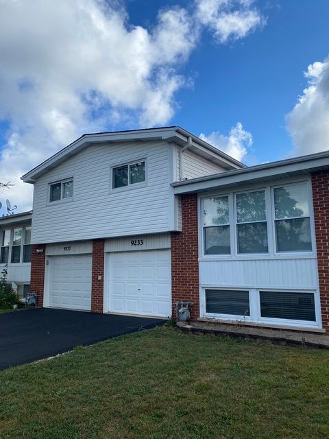 Photo of Des Plaines, IL 60016 (MLS # 12479587)