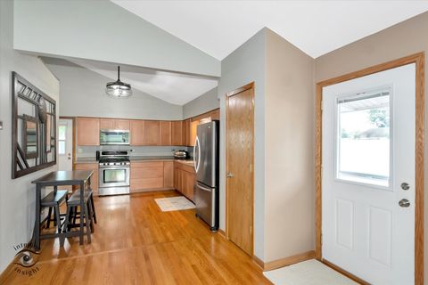 Tiny photo for 17436 71st Avenue, Tinley Park, IL 60477 (MLS # 12492974)