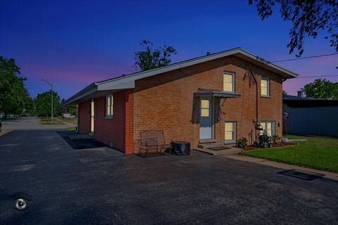 Tiny photo for 17436 71st Avenue, Tinley Park, IL 60477 (MLS # 12492974)