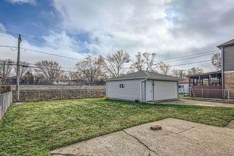 Tiny photo for 10403 Barnard Drive, Chicago Ridge, IL 60415 (MLS # 12601256)