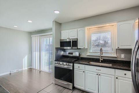 Tiny photo for 10403 Barnard Drive, Chicago Ridge, IL 60415 (MLS # 12601256)