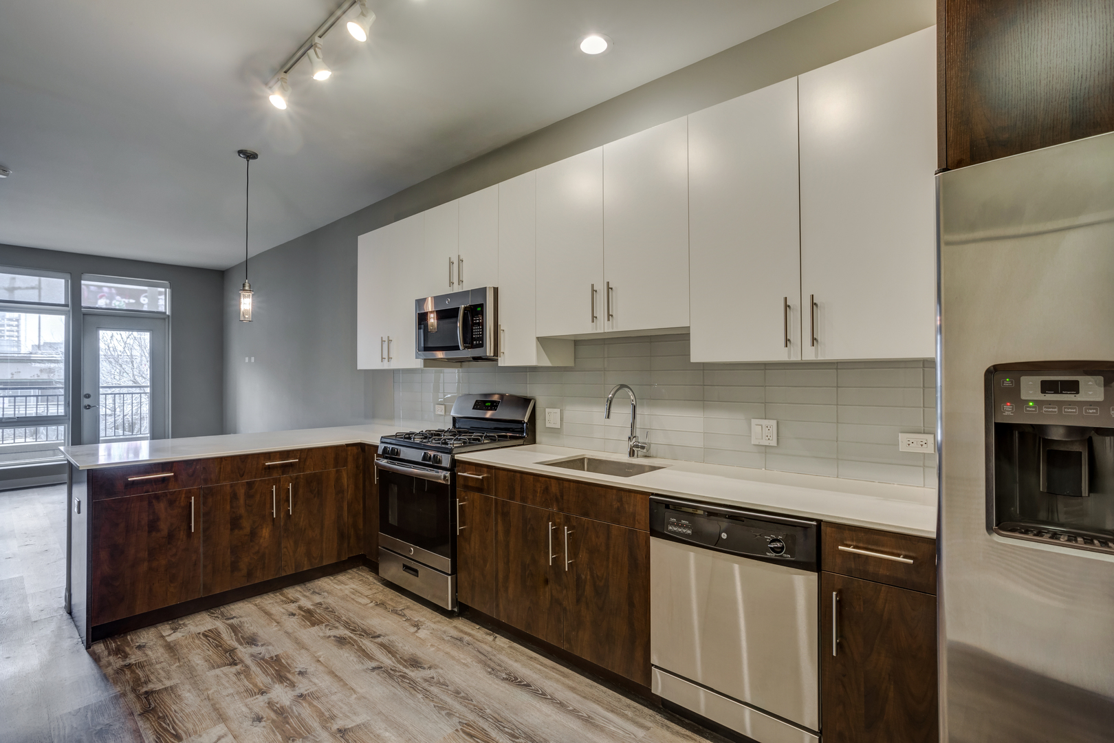 851 W Grand Avenue 203