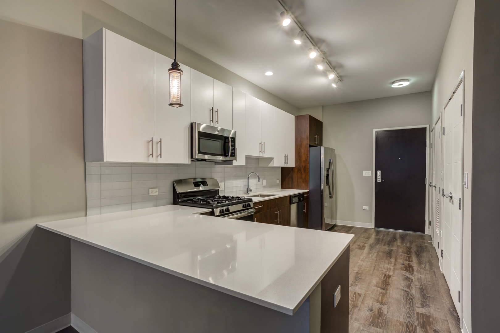 851 W Grand Avenue 203