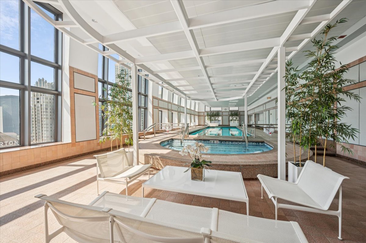 Chicago, Illinois 60611, United States, 1 Bedroom Bedrooms, ,2 BathroomsBathrooms,Residential,Active,244837