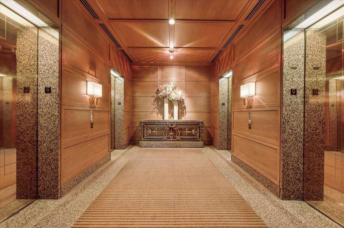 Chicago, Illinois 60611, United States, 1 Bedroom Bedrooms, ,2 BathroomsBathrooms,Residential,Active,244837