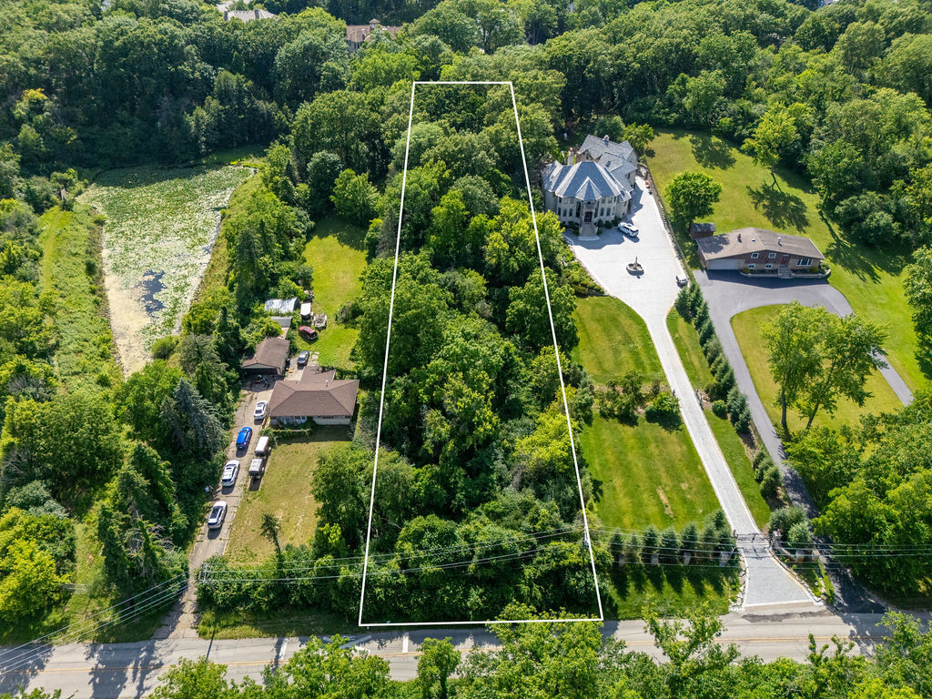 11S110 LOT Madison Street