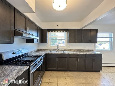 Tiny photo for 1812 N 20th Avenue #3, Melrose Park, IL 60160 (MLS # 12474118)