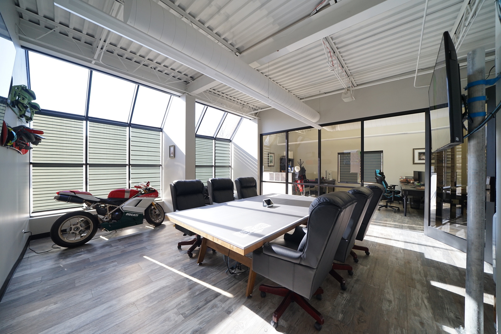 480 W Lake Street 1