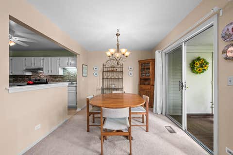 Tiny photo for 1309 Nutmeg Court #A, Mount Prospect, IL 60056 (MLS # 12655387)