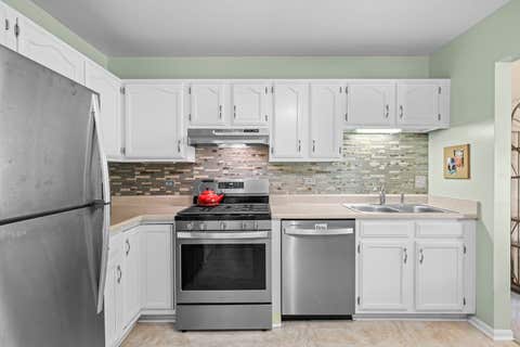 Tiny photo for 1309 Nutmeg Court #A, Mount Prospect, IL 60056 (MLS # 12655387)