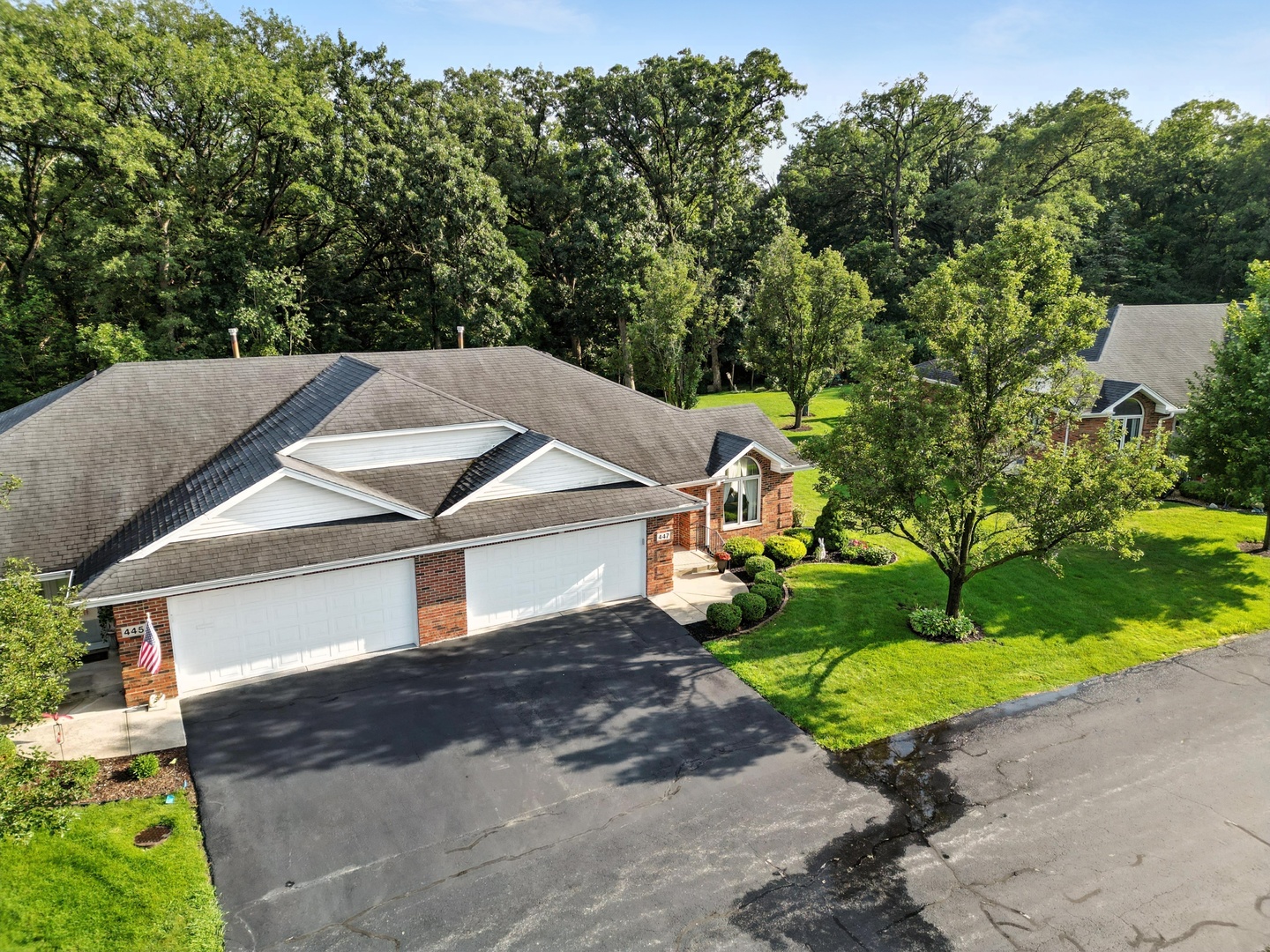 447 W Eden Lane