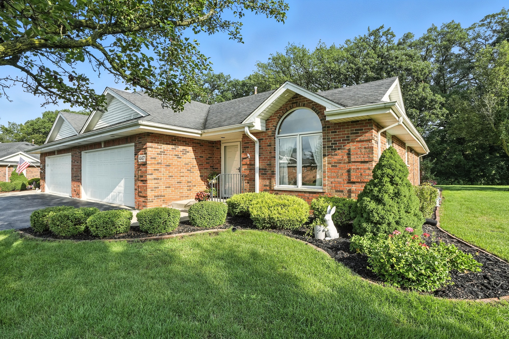 447 W Eden Lane