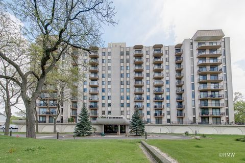 Photo of 190 S WOOD DALE Road #507, Wood Dale, IL 60191 (MLS # 12637799)
