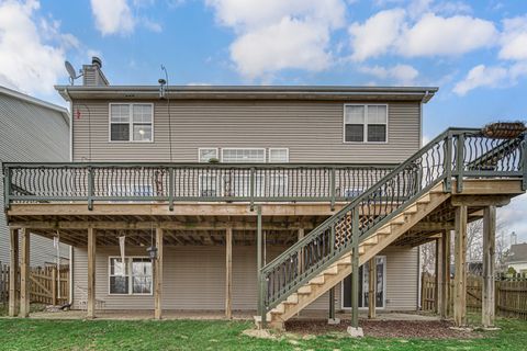 Tiny photo for 441 N Crooked Lake Lane, Lindenhurst, IL 60046 (MLS # 12599475)