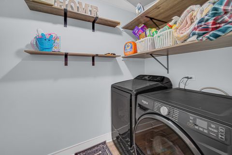 Tiny photo for 441 N Crooked Lake Lane, Lindenhurst, IL 60046 (MLS # 12599475)