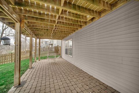 Tiny photo for 441 N Crooked Lake Lane, Lindenhurst, IL 60046 (MLS # 12599475)