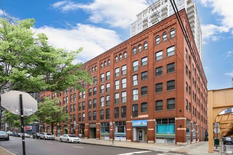 Photo of 225 W Huron Street #403, Chicago, IL 60654 (MLS # 12484200)