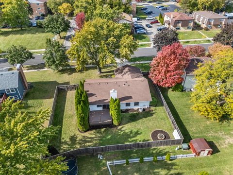 Tiny photo for 134 S Whispering Hills Drive, Naperville, IL 60540 (MLS # 12502047)