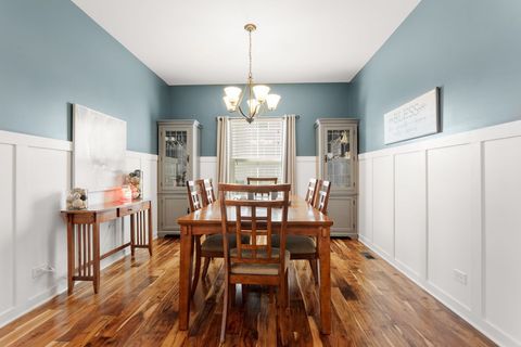 Tiny photo for 959 Sunburst Lane, Gilberts, IL 60136 (MLS # 12570168)