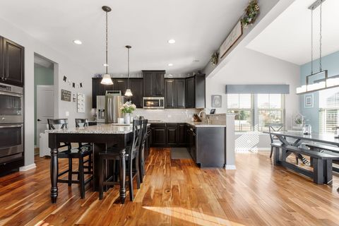 Tiny photo for 959 Sunburst Lane, Gilberts, IL 60136 (MLS # 12570168)