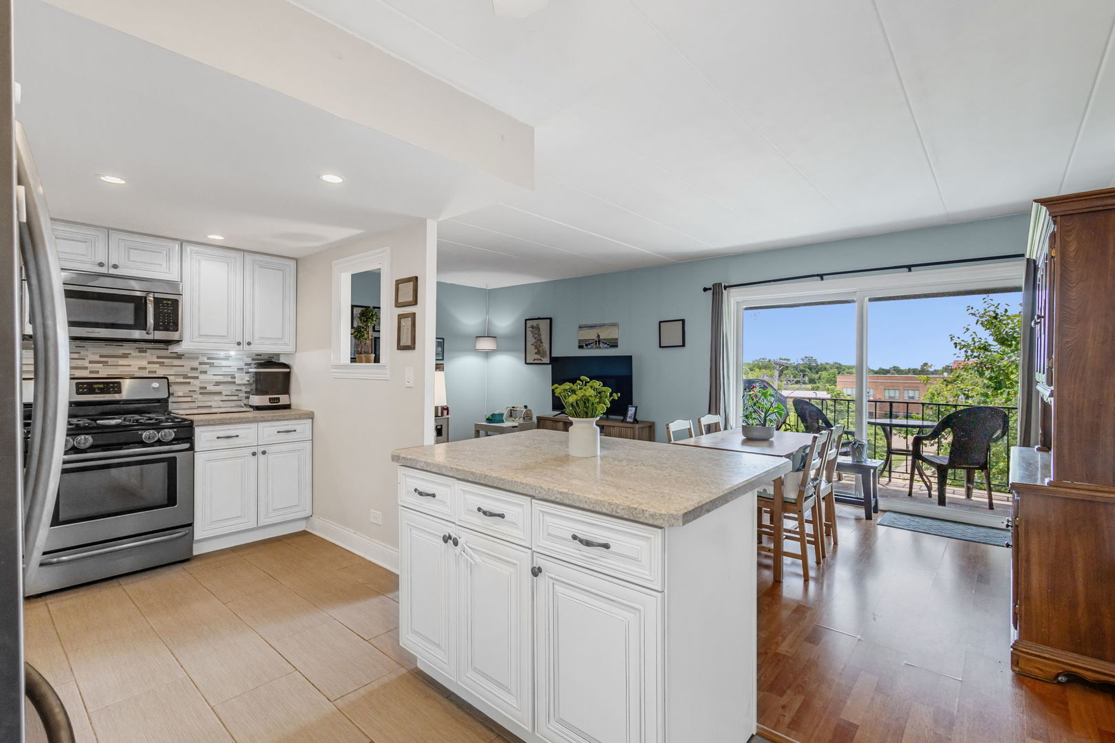 3838 W 111th Street 405