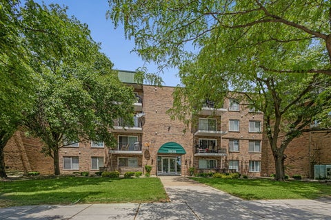 Tiny photo for 3838 W 111th Street #405, Chicago, IL 60655 (MLS # 12668166)