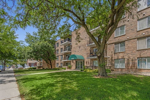 Photo of 3838 W 111th Street #405, Chicago, IL 60655 (MLS # 12668166)
