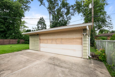 Tiny photo for 6926 W 115th Place, Worth, IL 60482 (MLS # 12701272)