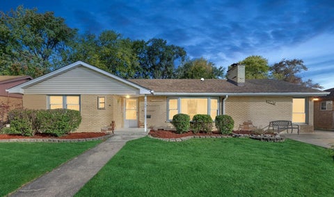 Tiny photo for 6926 W 115th Place, Worth, IL 60482 (MLS # 12701272)