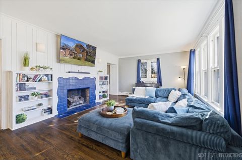 Tiny photo for 628 Sexton Street, Aurora, IL 60505 (MLS # 12571387)