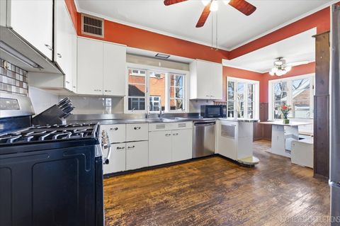 Tiny photo for 628 Sexton Street, Aurora, IL 60505 (MLS # 12571387)