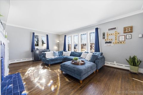 Tiny photo for 628 Sexton Street, Aurora, IL 60505 (MLS # 12571387)