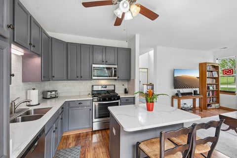Tiny photo for 502 Heritage Court, St. Charles, IL 60175 (MLS # 12676302)