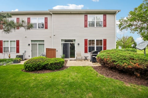 Tiny photo for 502 Heritage Court, St. Charles, IL 60175 (MLS # 12676302)