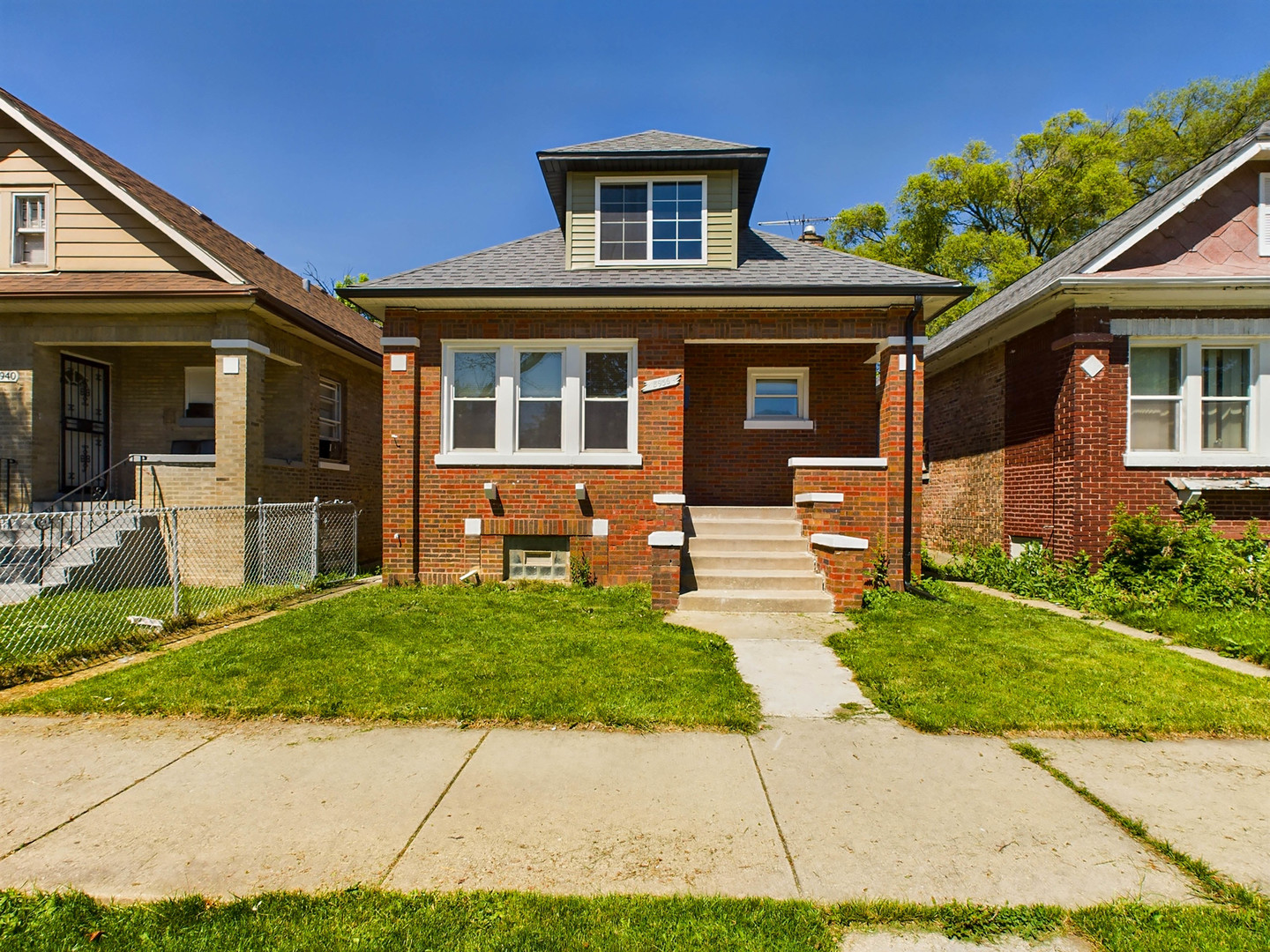 View Chicago, IL 60620 house