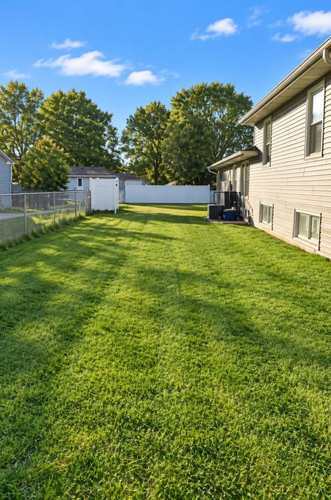 Tiny photo for 1006 Elm Avenue, Sterling, IL 61081 (MLS # 12788300)