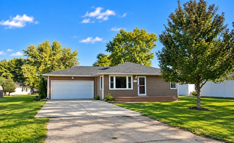 Photo of 1006 Elm Avenue, Sterling, IL 61081 (MLS # 12788300)