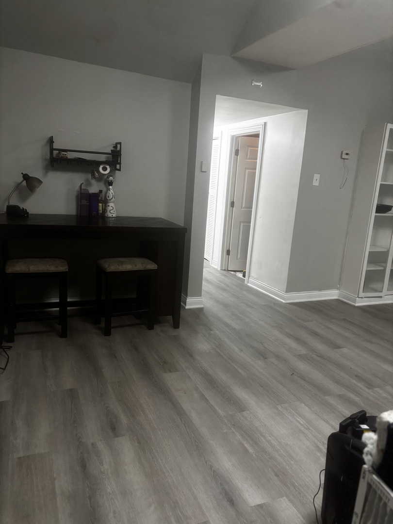 6813 S Wabash Avenue