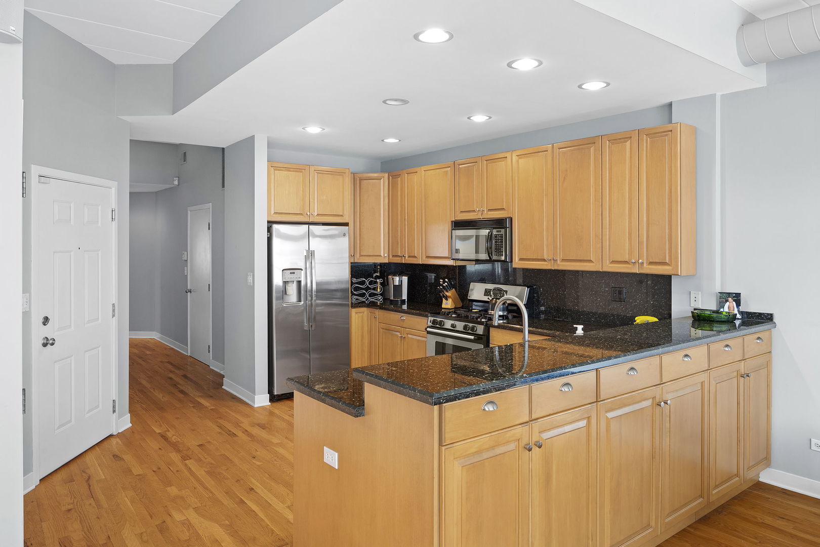 841 W MONROE Street 4B