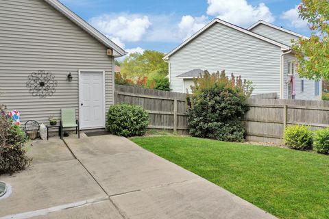 Tiny photo for 8 Plantation Court, Bloomington, IL 61704 (MLS # 12494268)