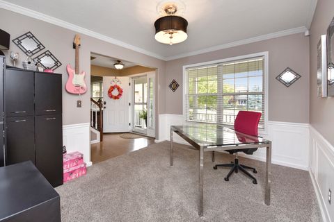 Tiny photo for 8 Plantation Court, Bloomington, IL 61704 (MLS # 12494268)
