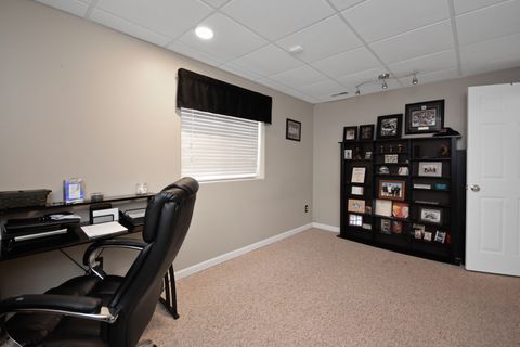 Tiny photo for 8 Plantation Court, Bloomington, IL 61704 (MLS # 12494268)