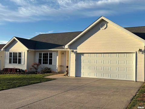 Tiny photo for 4232 Woodglen Lane, Mt Vernon, IL 62864 (MLS # EB460550)