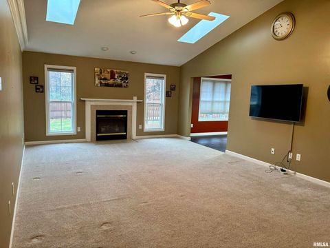 Tiny photo for 4232 Woodglen Lane, Mt Vernon, IL 62864 (MLS # EB460550)